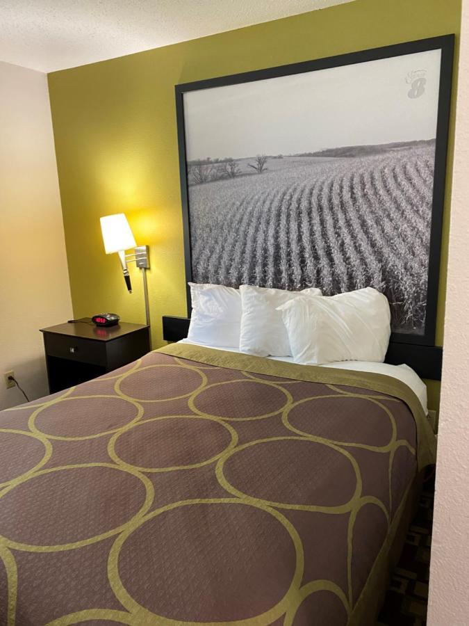 Super 8 By Wyndham Independence Ia Ξενοδοχείο Εξωτερικό φωτογραφία