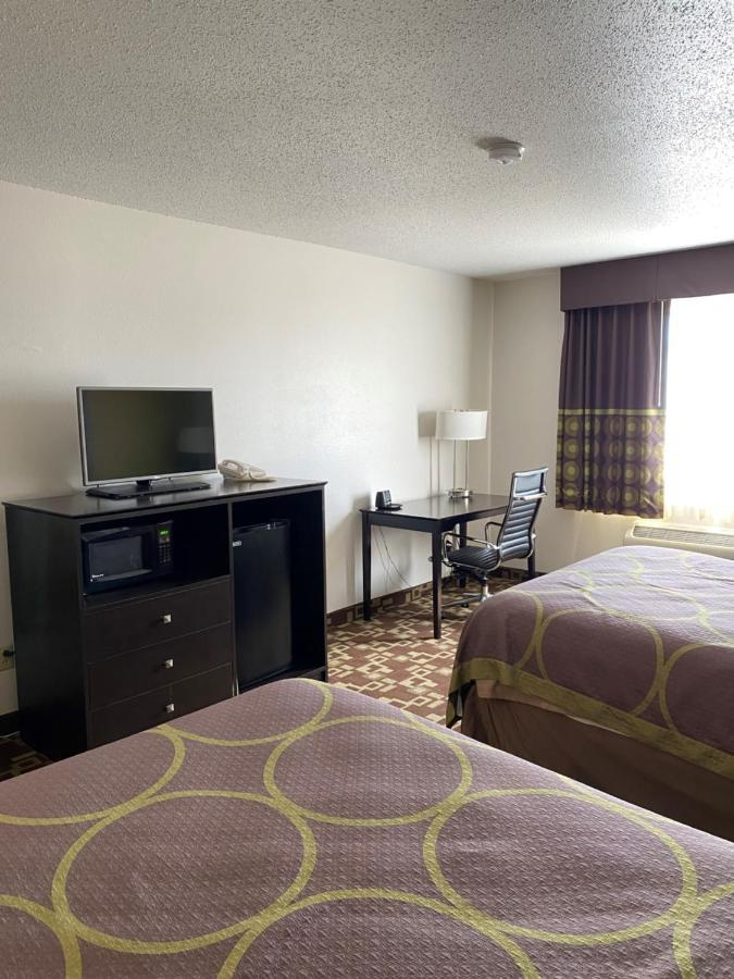 Super 8 By Wyndham Independence Ia Ξενοδοχείο Εξωτερικό φωτογραφία