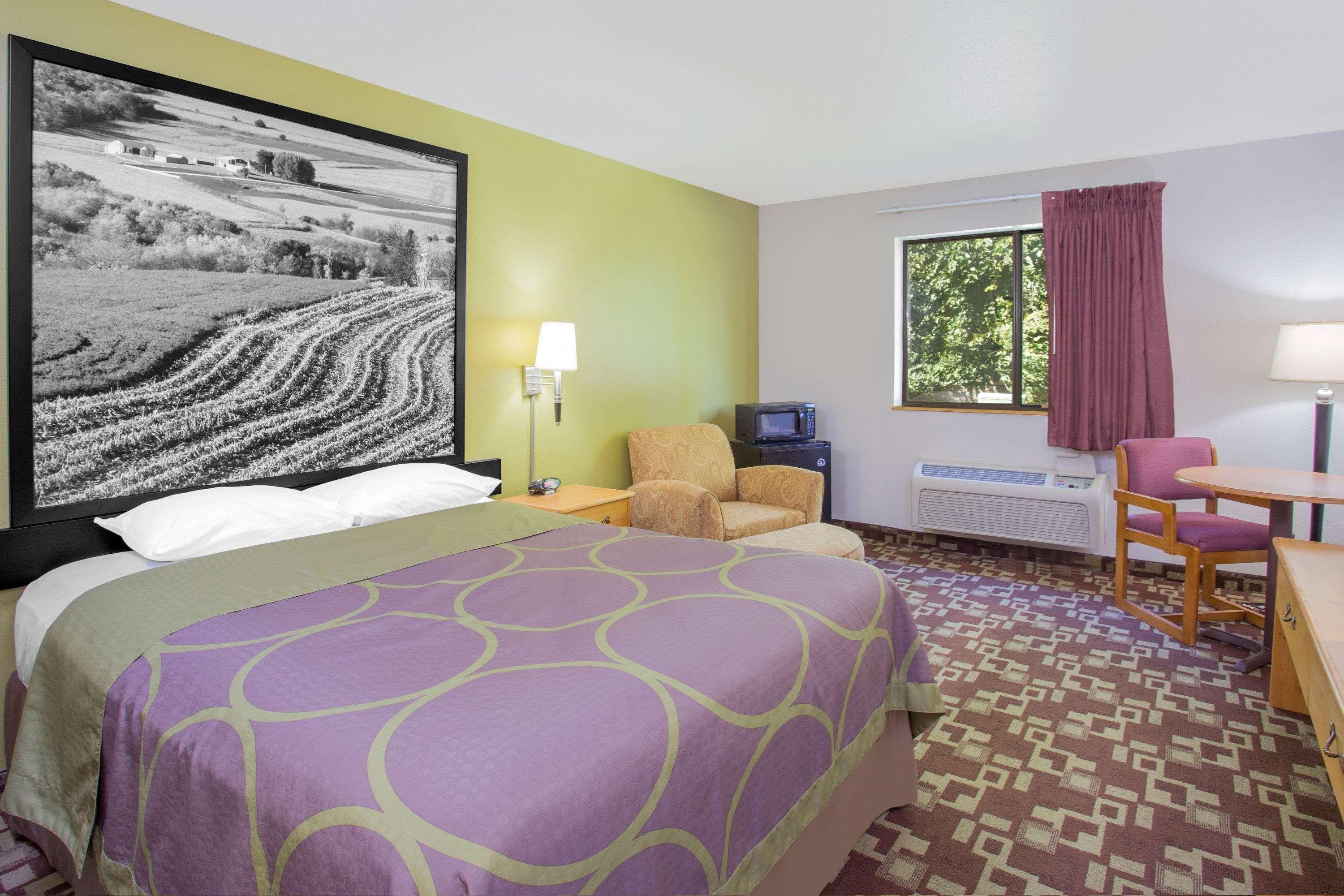 Super 8 By Wyndham Independence Ia Ξενοδοχείο Εξωτερικό φωτογραφία