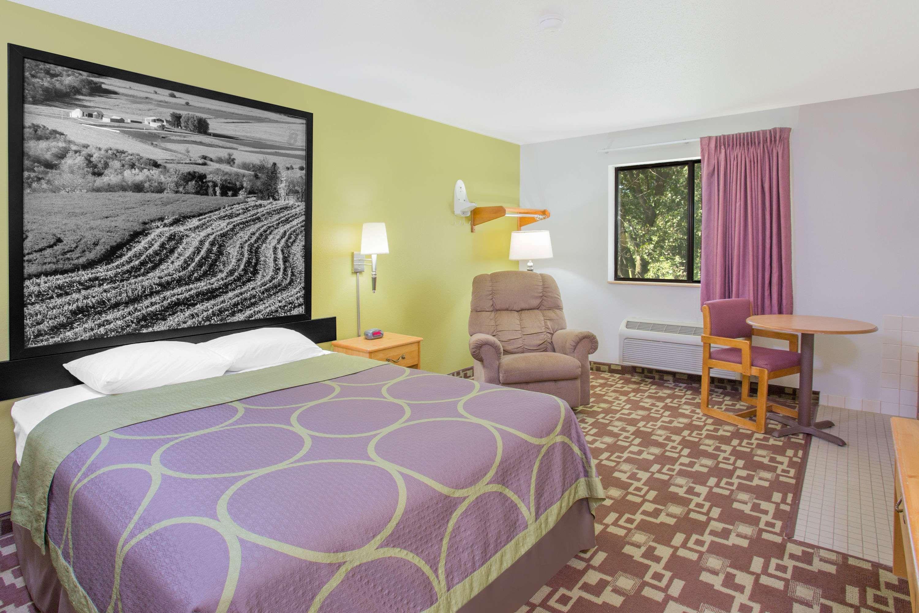 Super 8 By Wyndham Independence Ia Ξενοδοχείο Εξωτερικό φωτογραφία